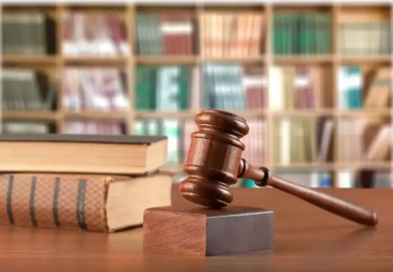 Rentals 3 - abogado Nerja, abogado Torrox, abogado Velez Malaga, abogado Torre del Mar books wooden gavel table justice concept 1 - abogado Nerja, abogado Torrox, abogado Velez Malaga, abogado Torre del Mar
